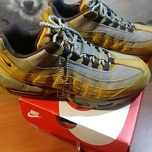 NIKE AIR MAX 95 PRM